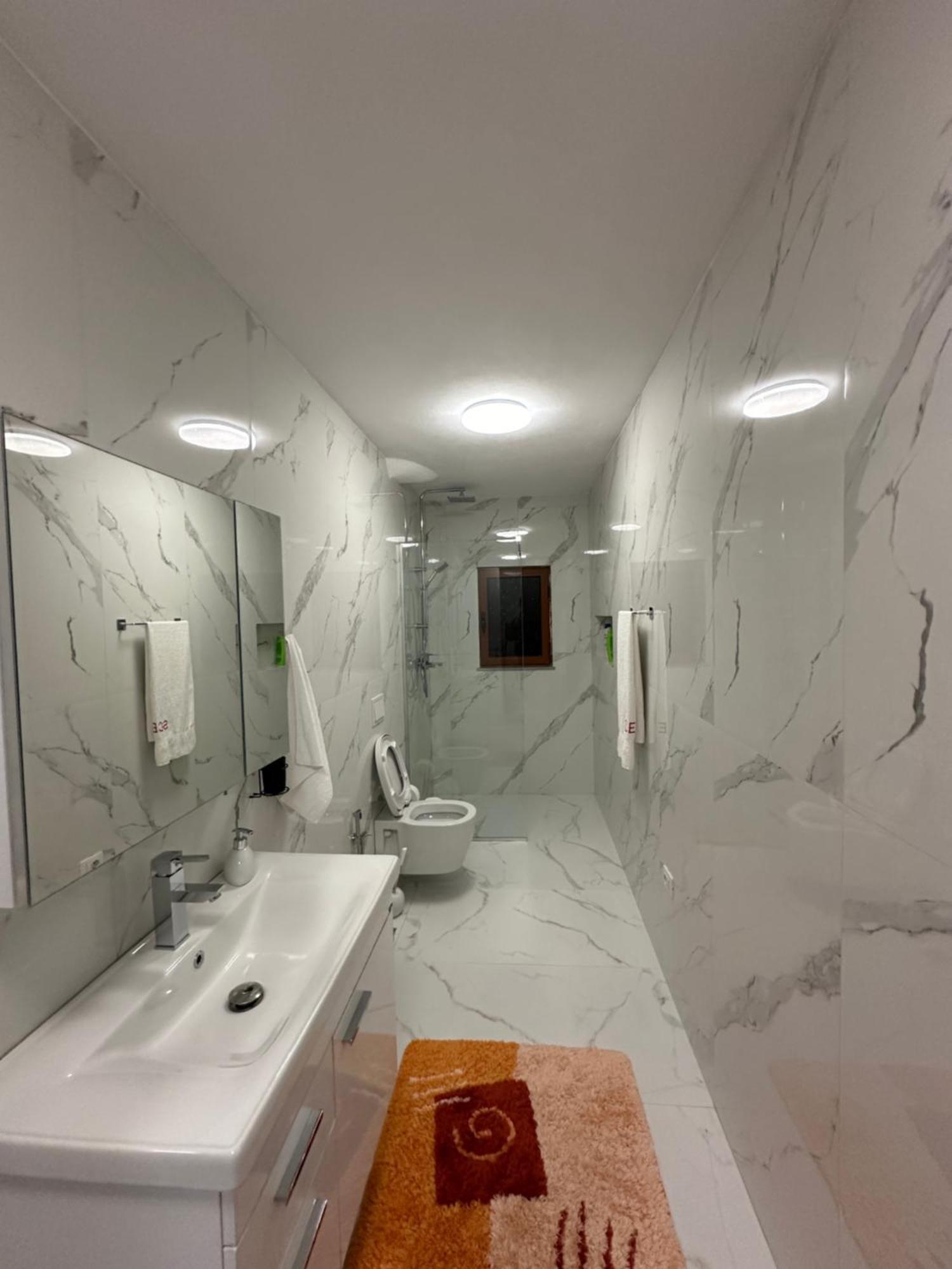 Elezi Apartment City Centre ติรานา ภายนอก รูปภาพ