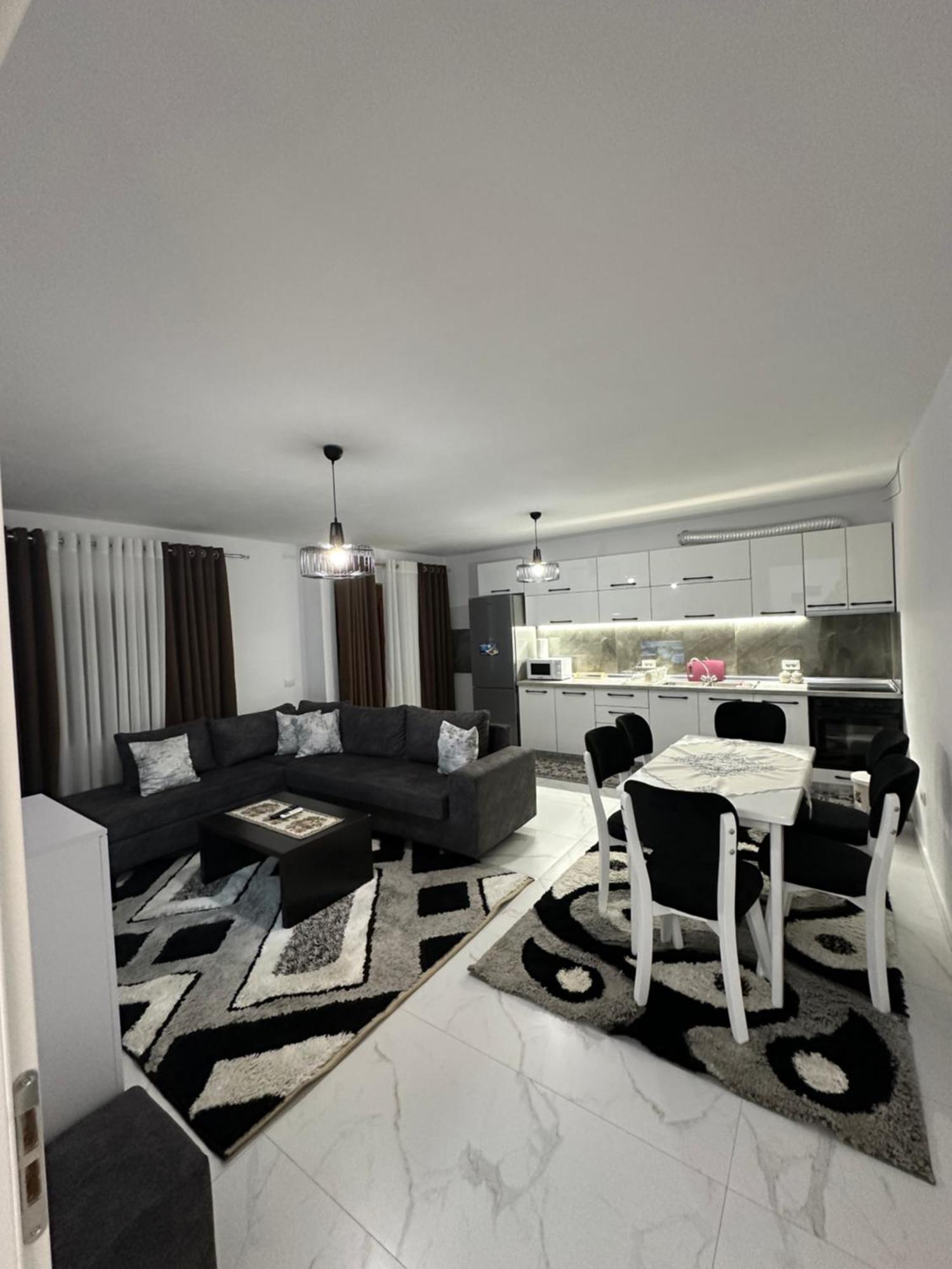 Elezi Apartment City Centre ติรานา ภายนอก รูปภาพ